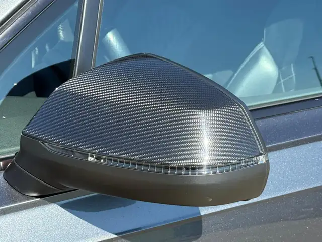 Audi Q7 view 8