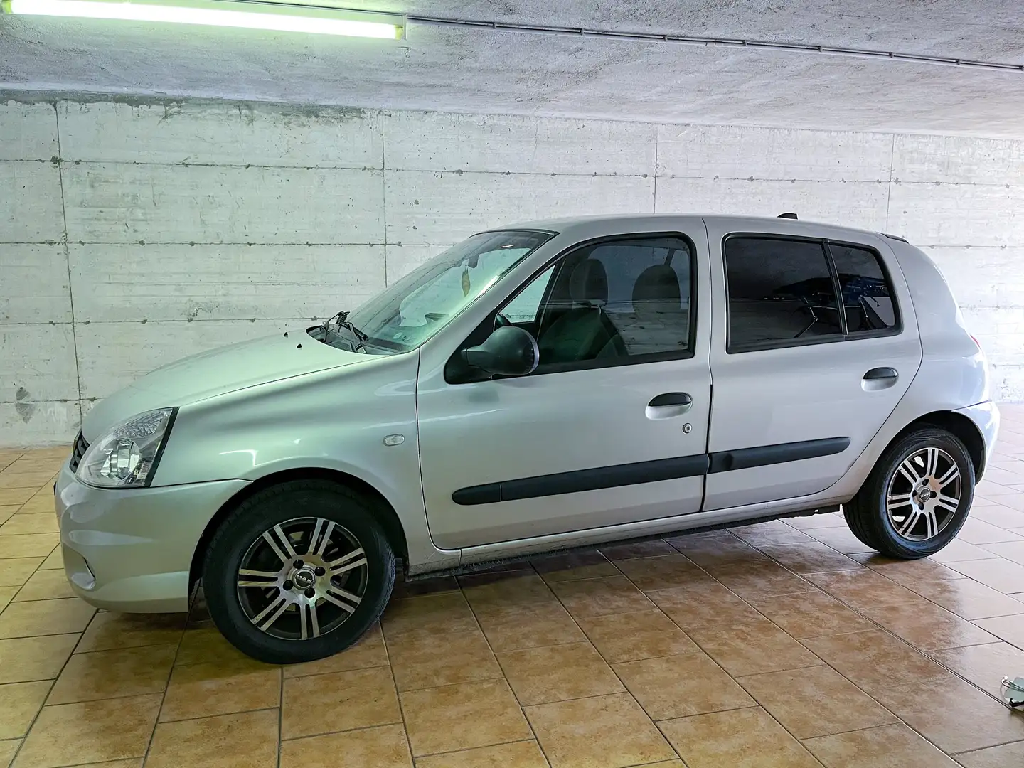 Renault Clio Storia GPL 1.2 Confort Grigio - 1