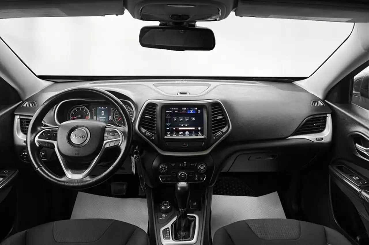 Jeep Cherokee снимка Jeep Cherokee