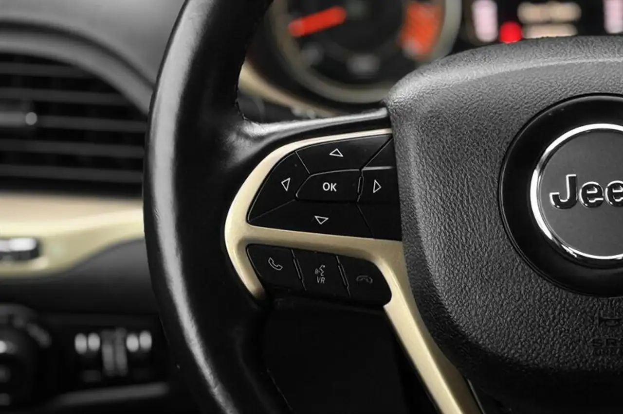 Jeep Cherokee снимка Jeep Cherokee