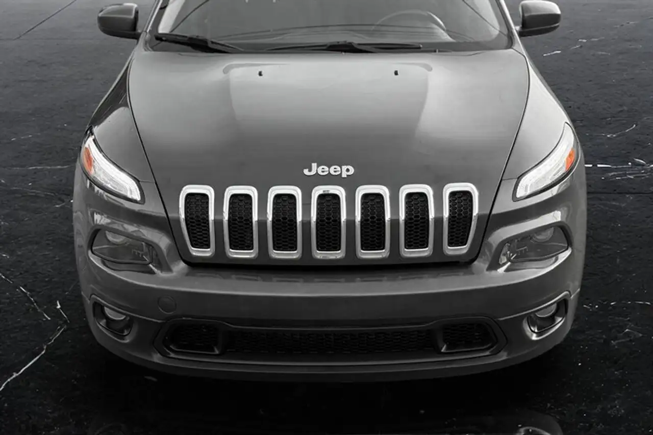 Jeep Cherokee снимка Jeep Cherokee