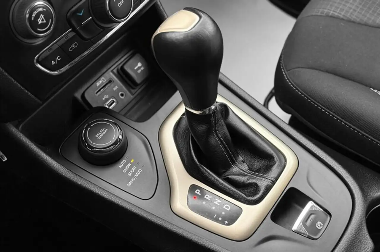 Jeep Cherokee снимка Jeep Cherokee