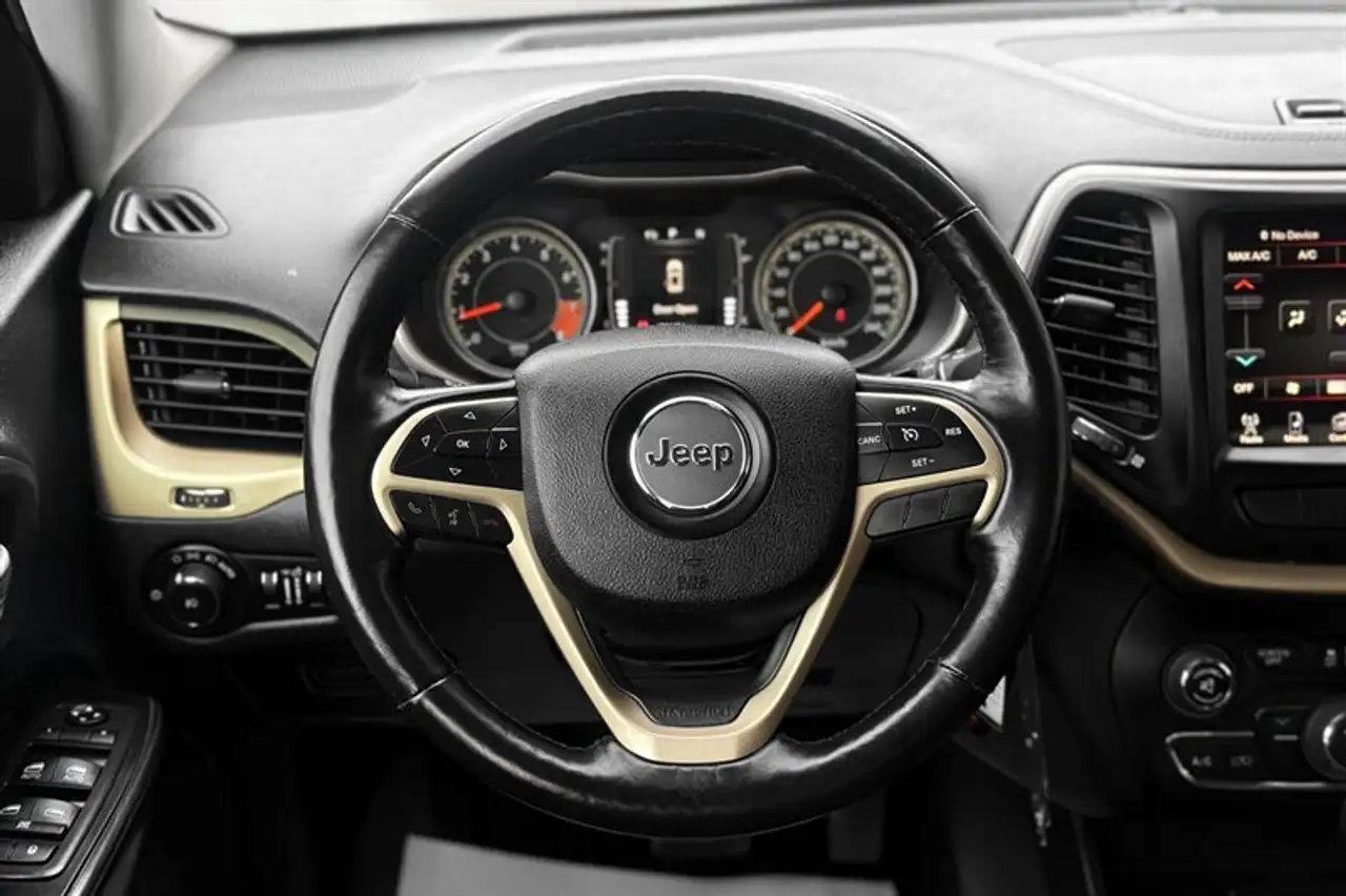 Jeep Cherokee снимка Jeep Cherokee