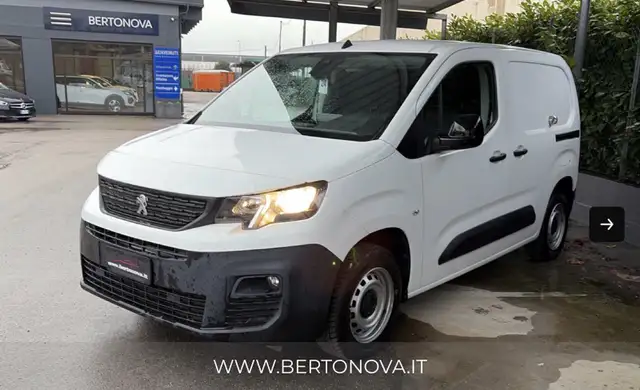 2022 Peugeot Partner in White for sale