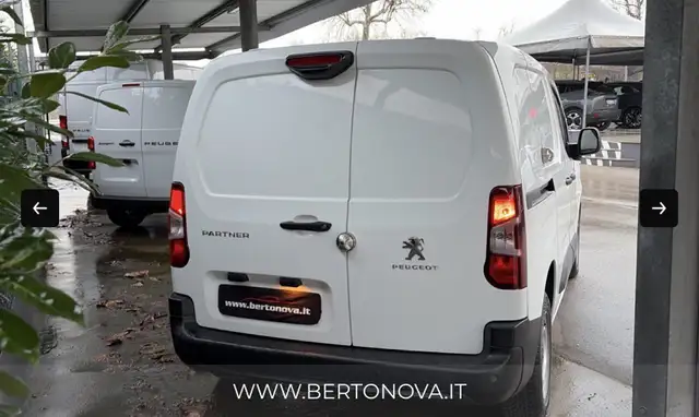 Peugeot Partner view 5