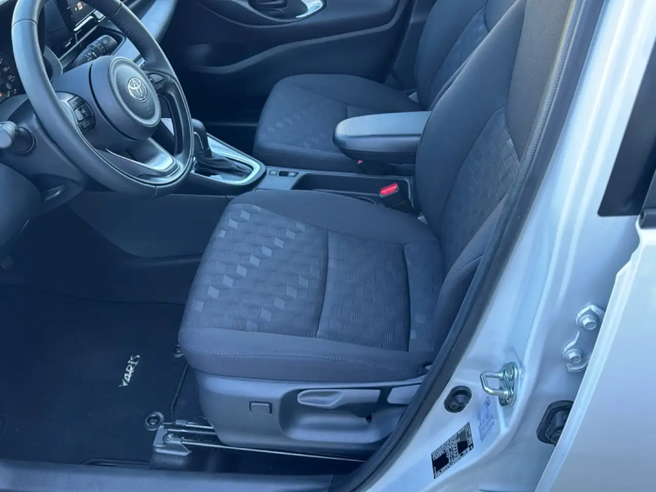 Toyota Yaris 1.5h Active, миниатюра 10