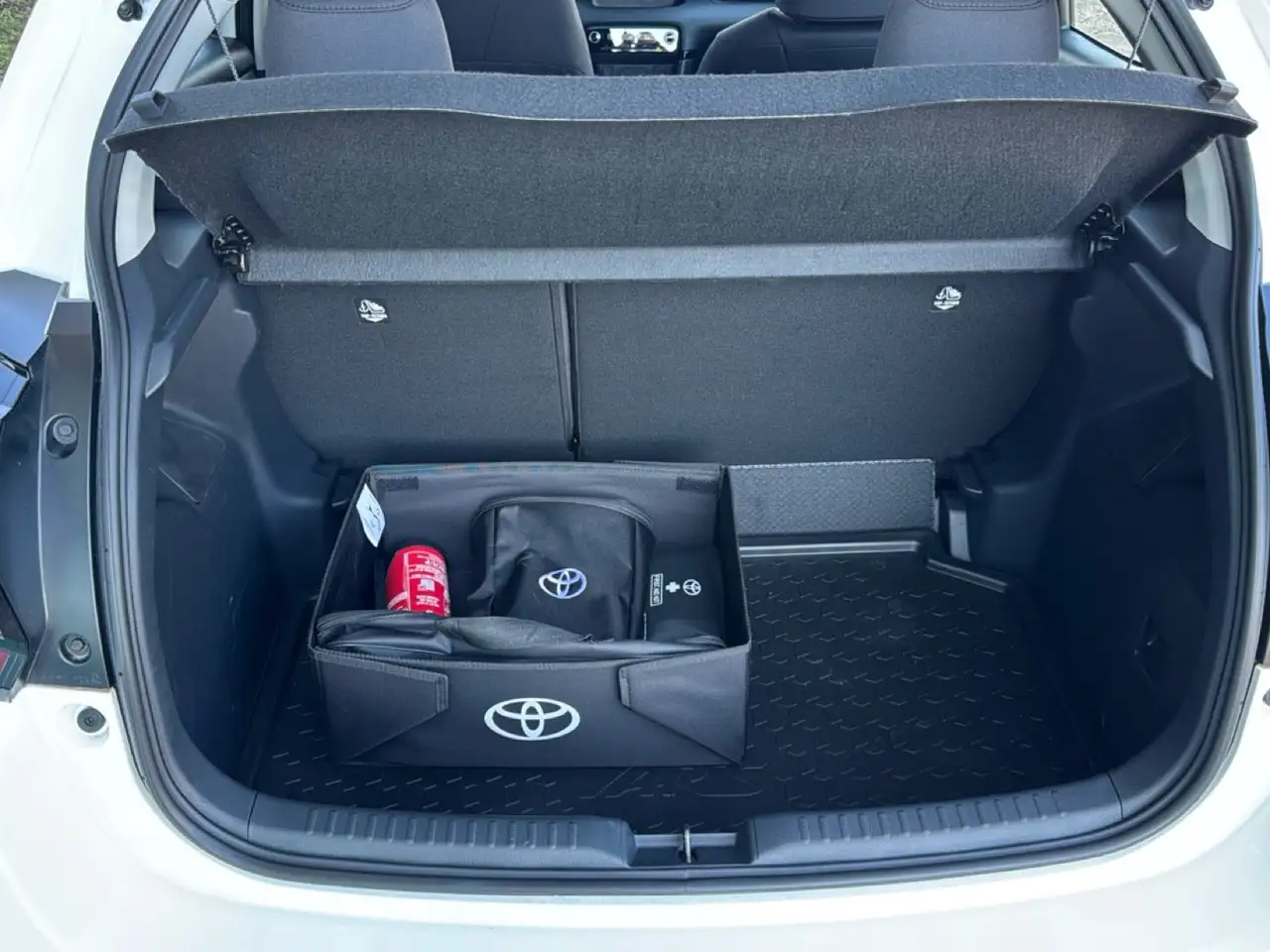 Toyota Yaris 1.5h Active, миниатюра 6