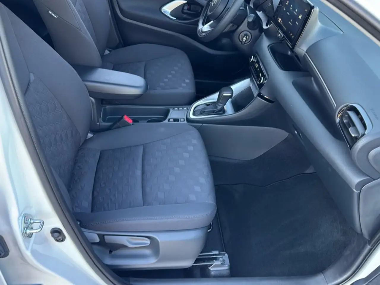 Toyota Yaris 1.5h Active, миниатюра 12