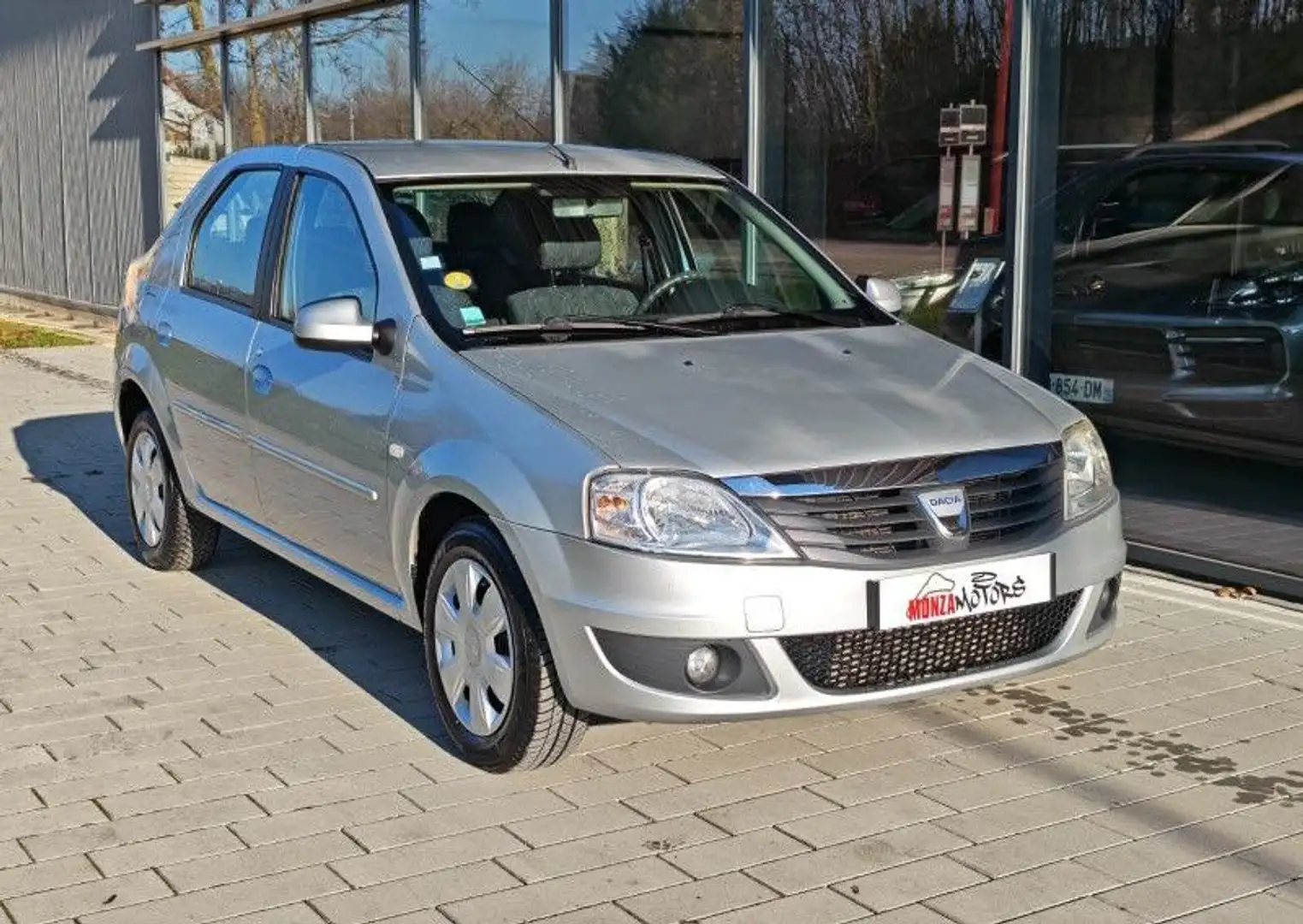 Dacia Logan 1.5 DCI 85CH AMBIANCE Gris - 1