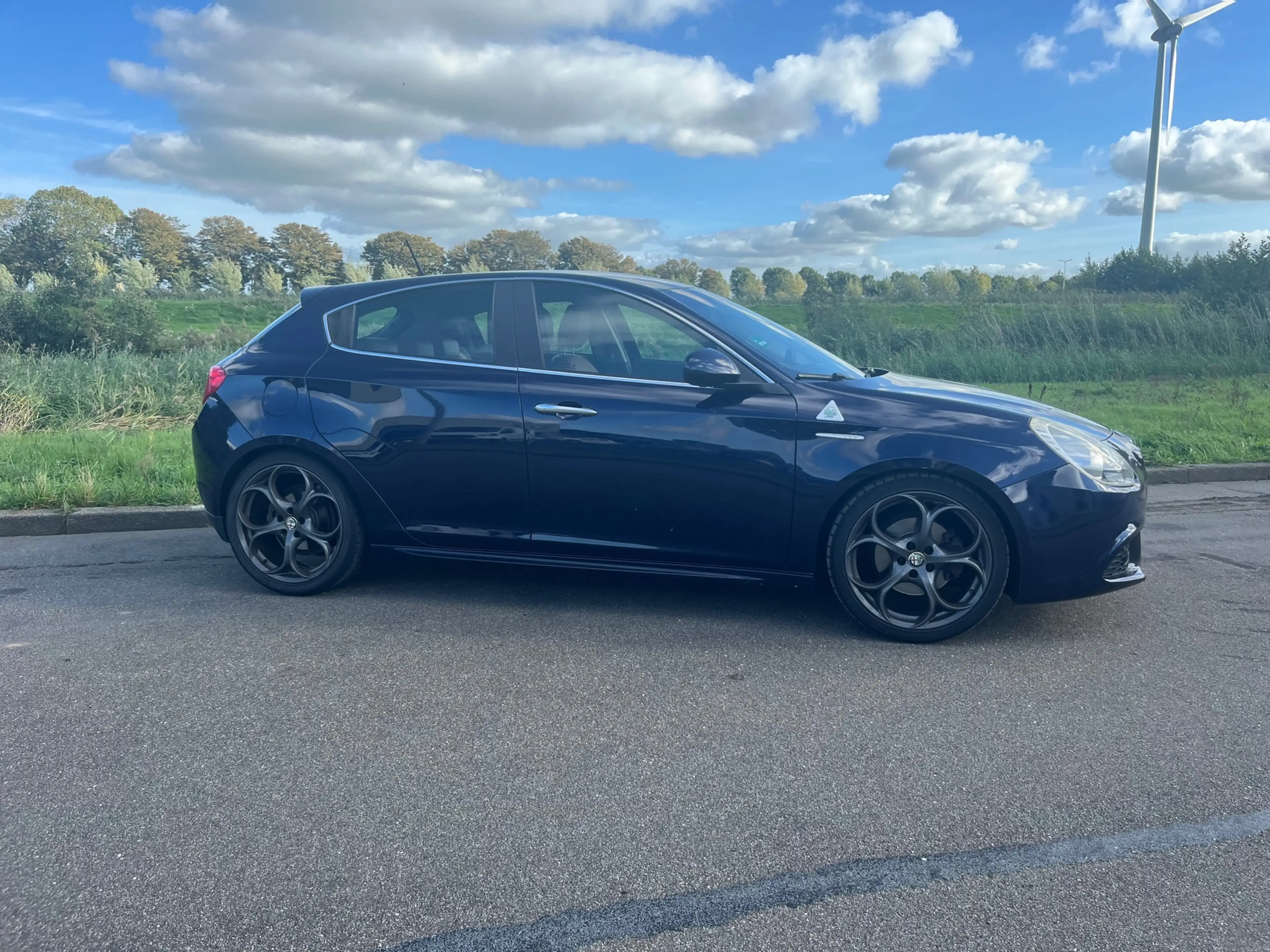 Alfa Romeo Giulietta 1.4 T Distinctive BJ 2012 AIRCO LEER 19 inch VELFE — photo 2
