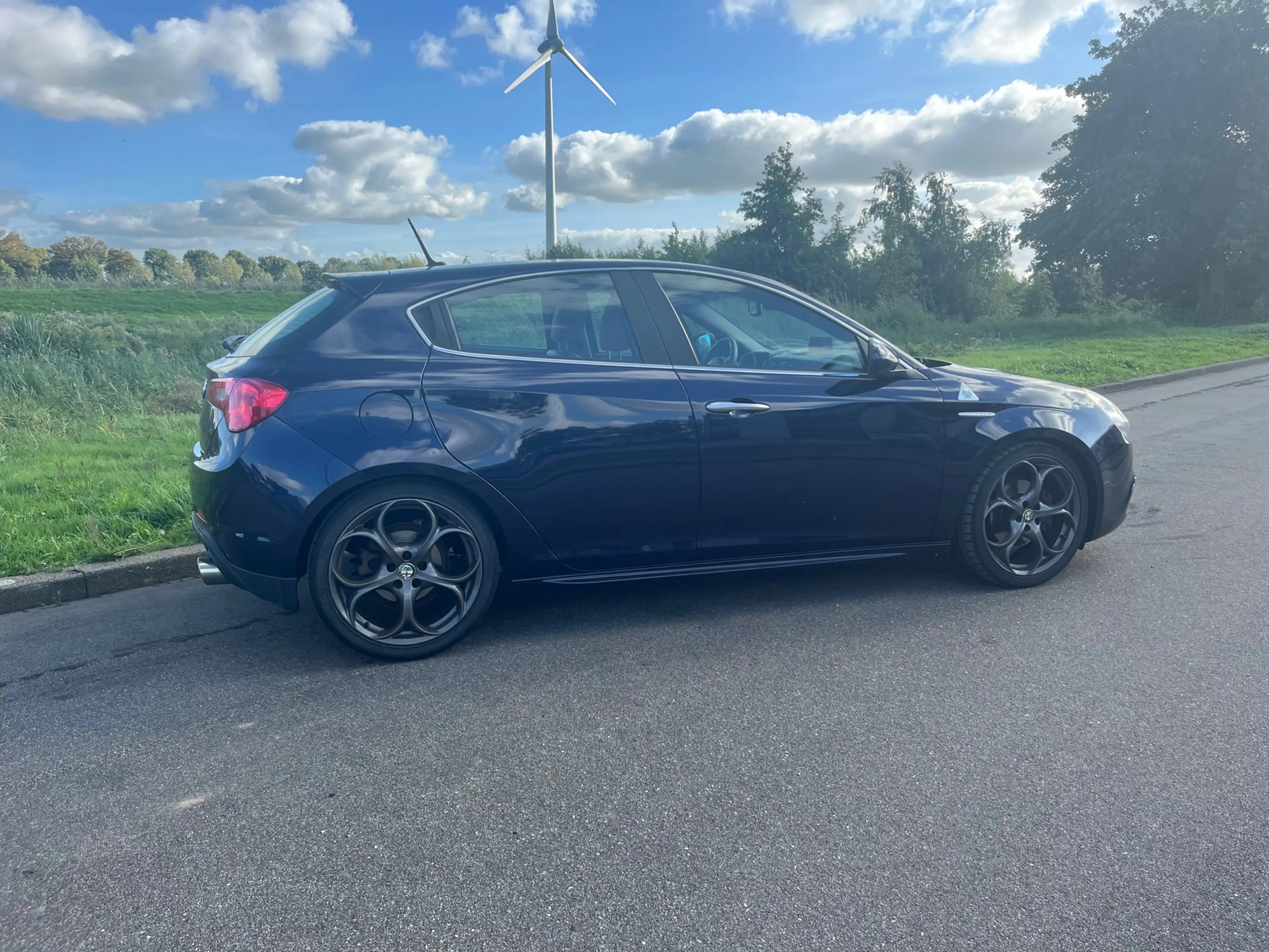 Alfa Romeo Giulietta 1.4 T Distinctive BJ 2012 AIRCO LEER 19 inch VELFE — photo 3