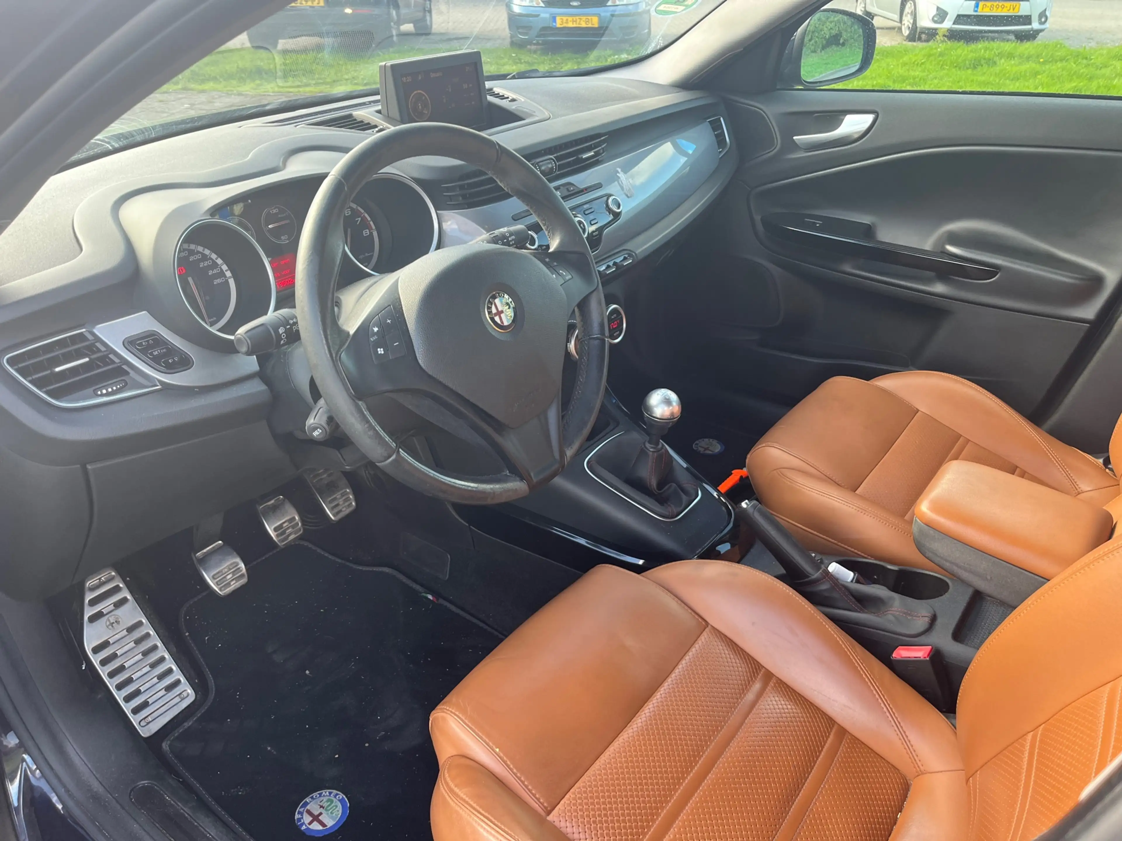 Alfa Romeo Giulietta 1.4 T Distinctive BJ 2012 AIRCO LEER 19 inch VELFE — photo 10
