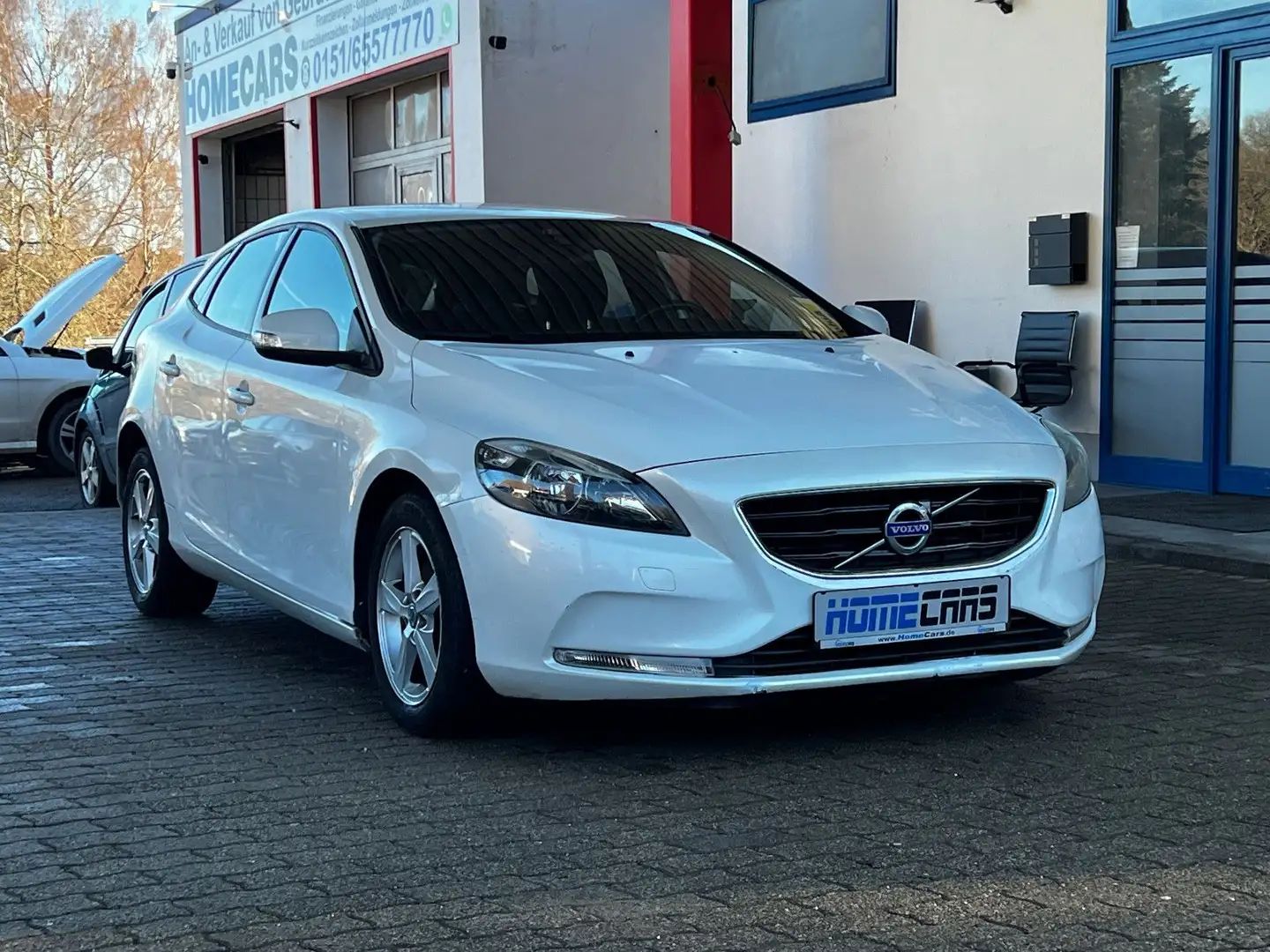 Volvo V40 Kinetic I TÜV 2027 I Diesel Weiß - 1
