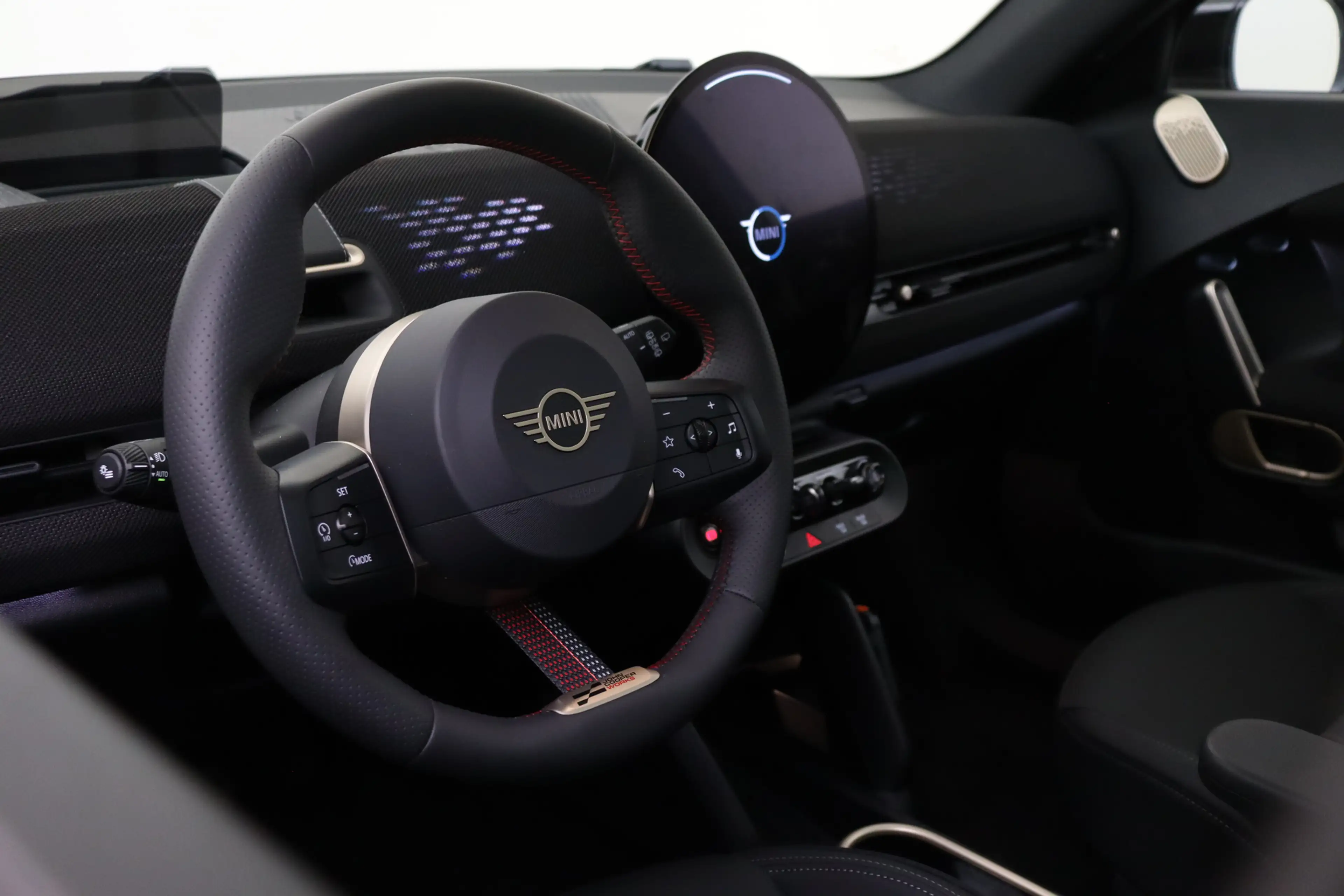 MINI Aceman SE / John Cooper Works / Pakket XL / 18" JCW Slide — photo 3