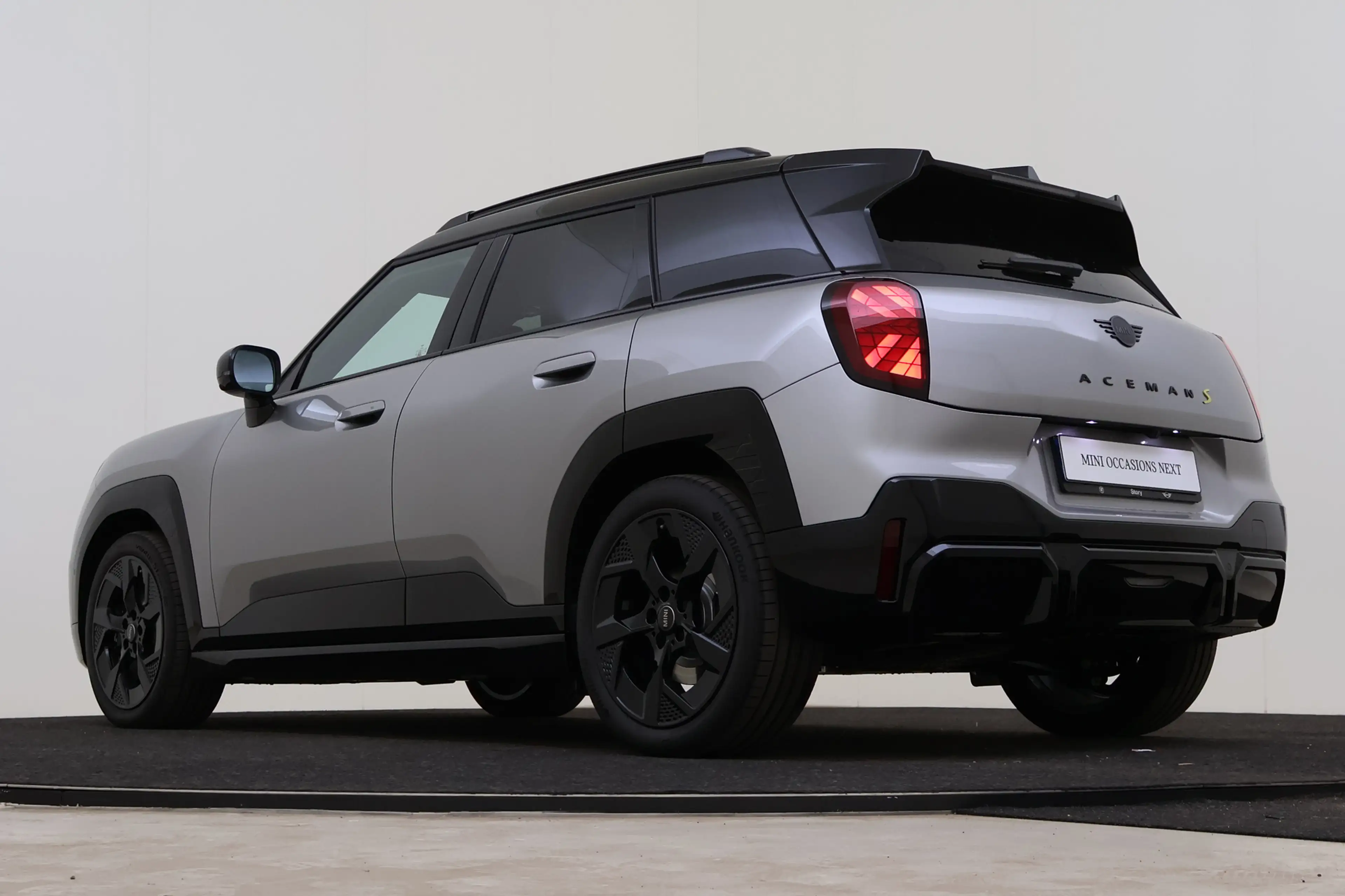 MINI Aceman SE / John Cooper Works / Pakket XL / 18" JCW Slide — photo 11