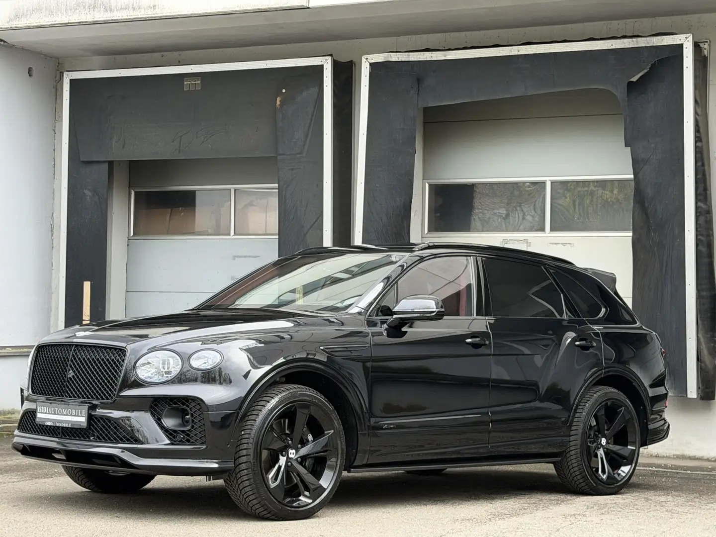 Bentley Bentayga V8 Azure Black Mulliner Carbon Pano HuD Negro - 2
