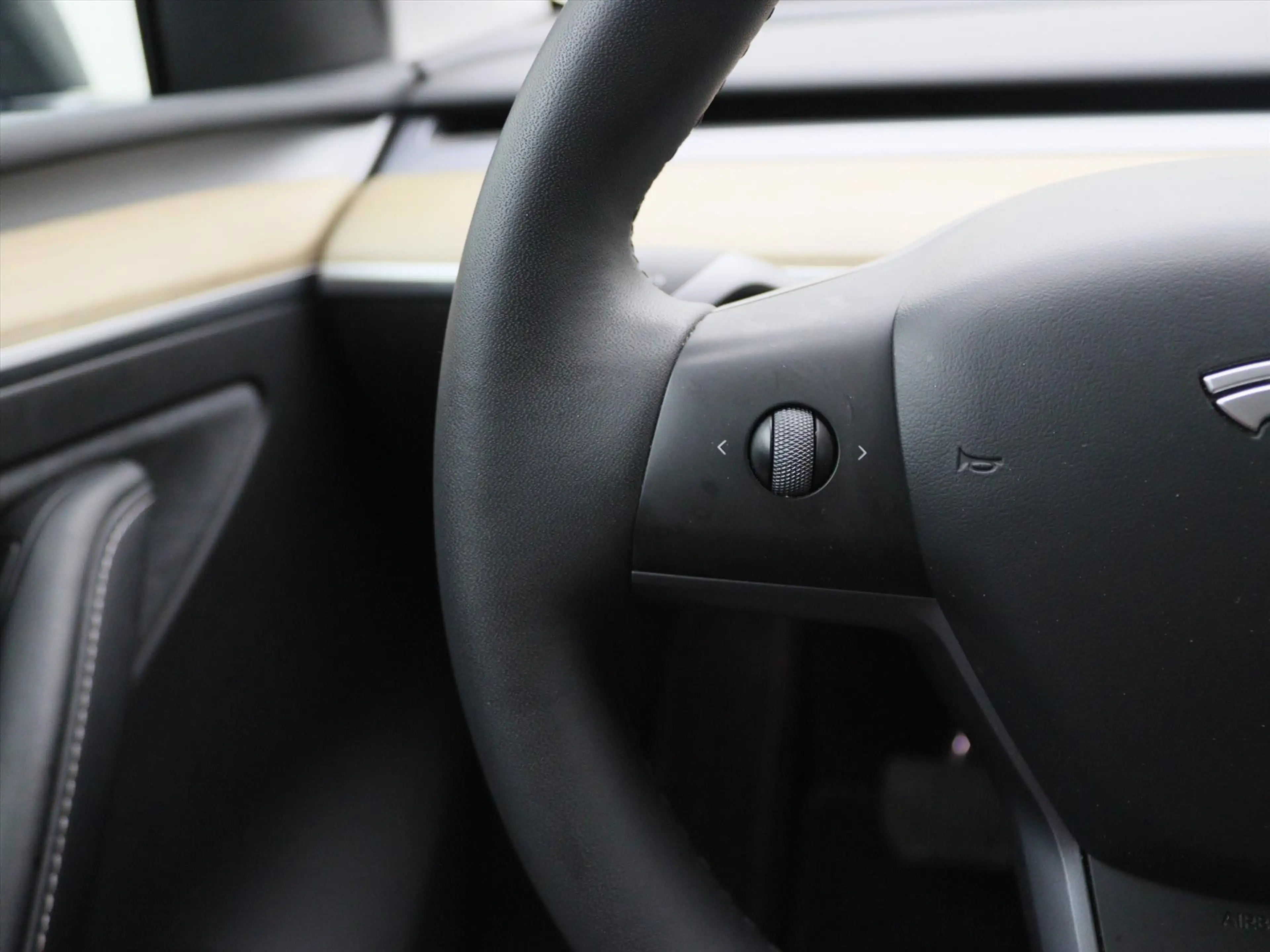Tesla Model Y Standard RWD Plus 93.5% SoH [ AMD RYZEN+AUTOPILOT+ — photo 21