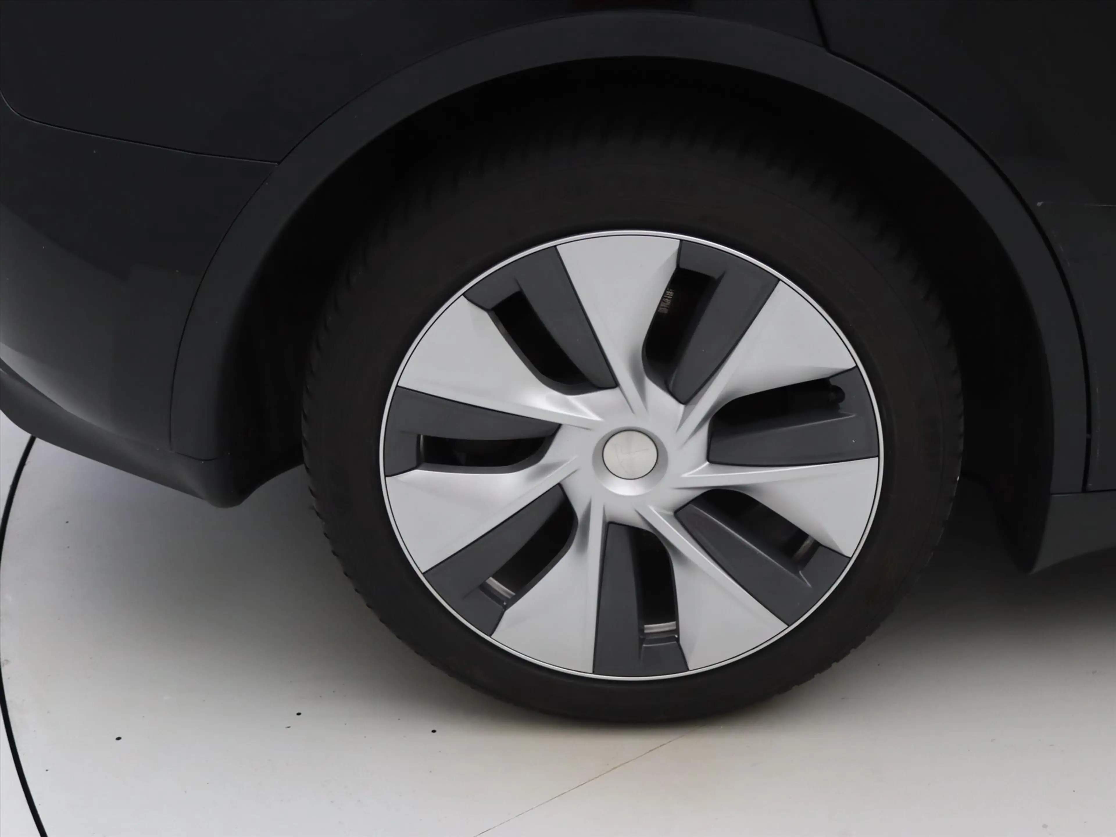 Tesla Model Y Standard RWD Plus 93.5% SoH [ AMD RYZEN+AUTOPILOT+ — photo 11