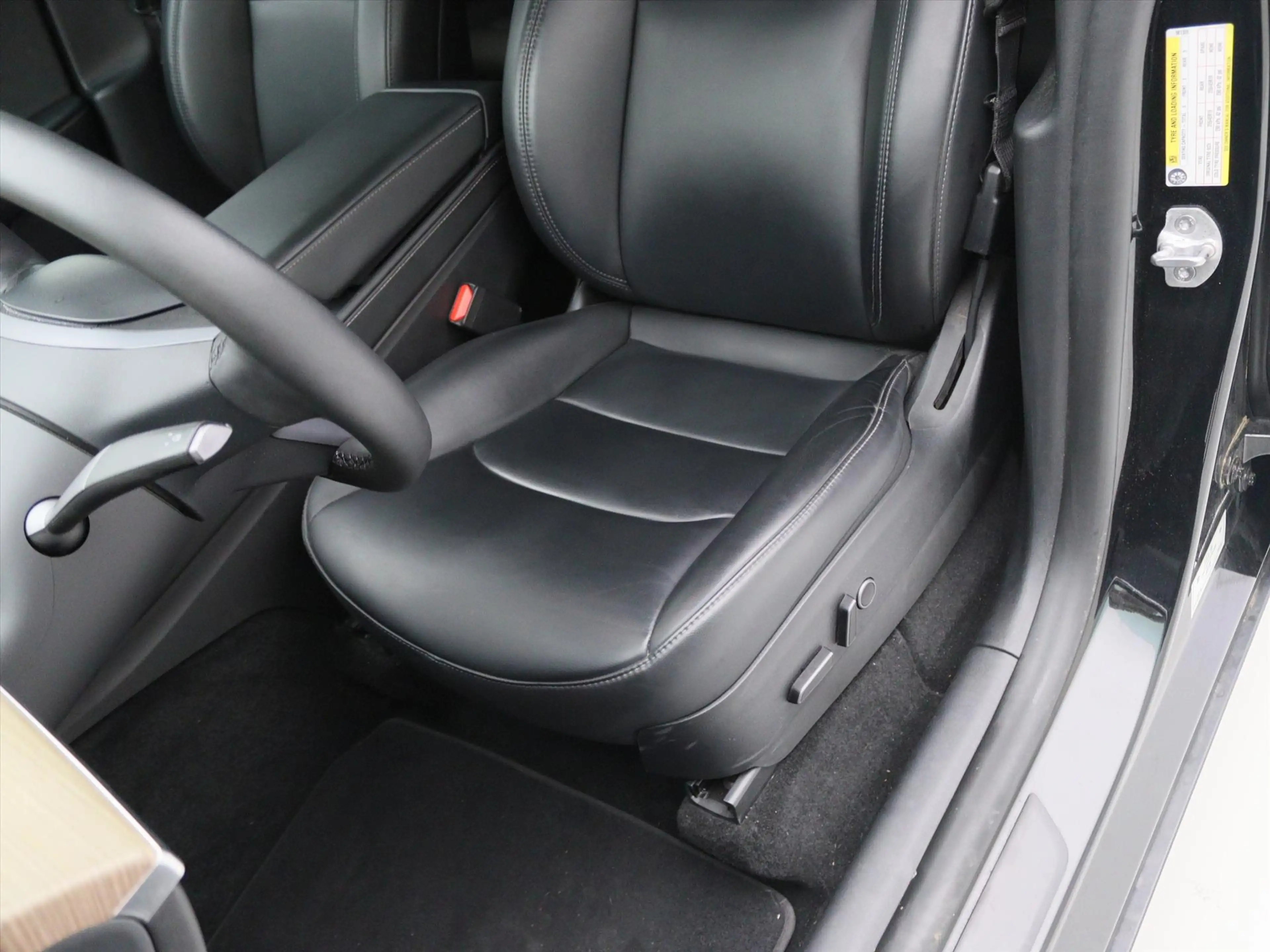 Tesla Model Y Standard RWD Plus 93.5% SoH [ AMD RYZEN+AUTOPILOT+ — photo 18