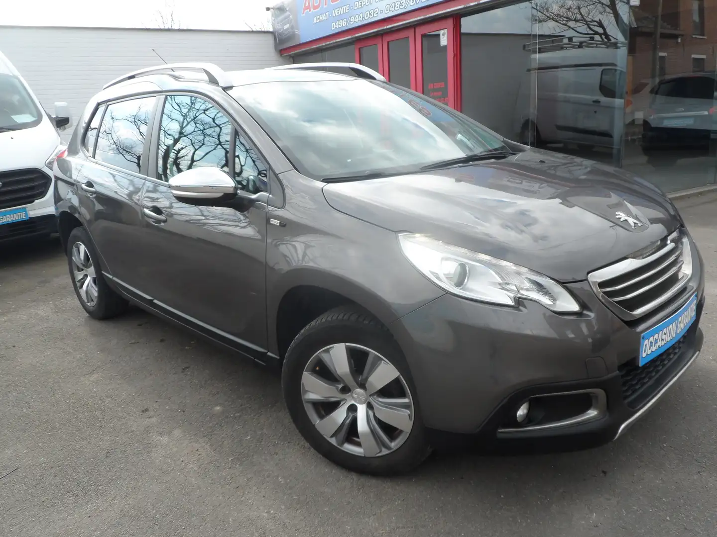 Peugeot 2008 1.2i PureTech Allure S Grijs - 1