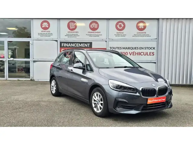 BMW Lounge 216dA + Sellerie cuir + Navigation Business