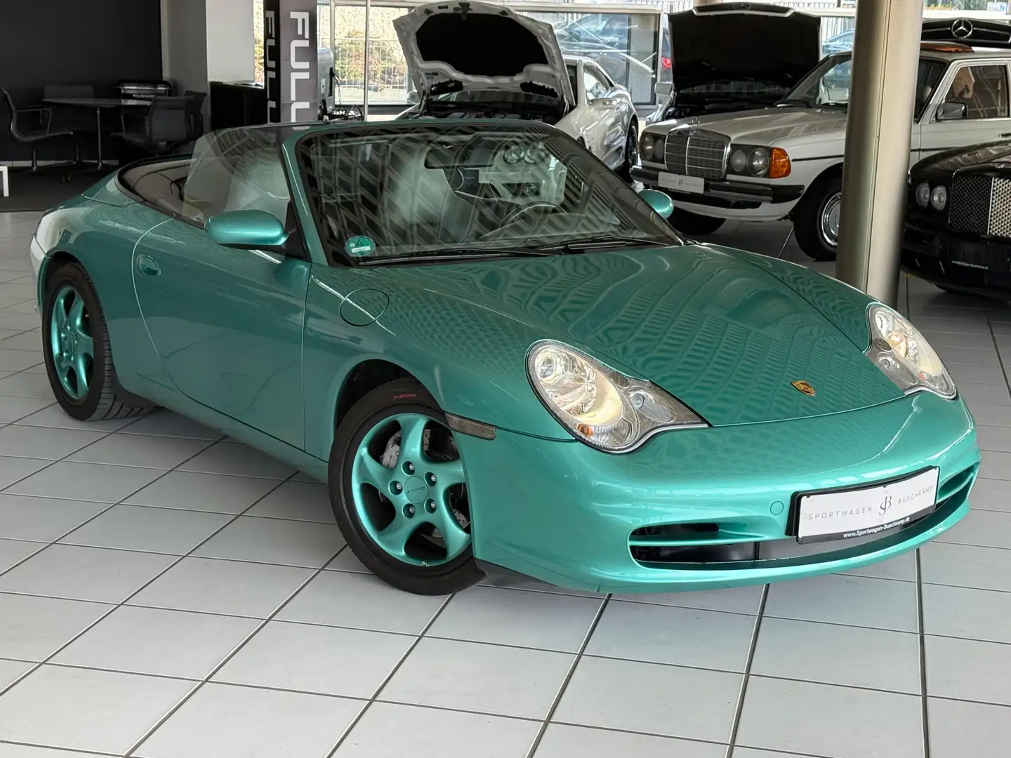 Porsche 911 Carrera 4 Cabriolet SPORT-AGA HARDTOP Grün - 2