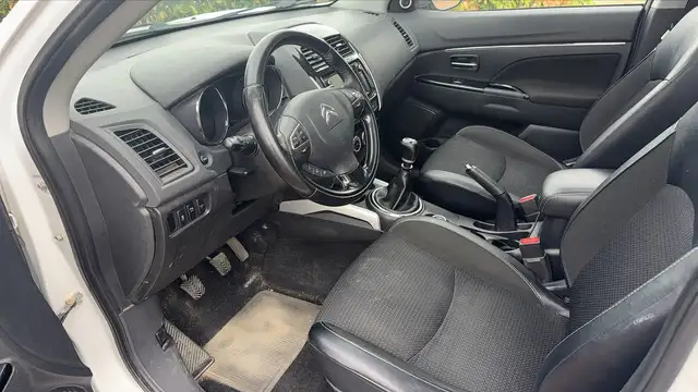 Citroen C4 Aircross view 8