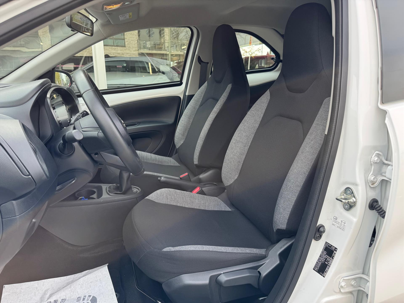 Toyota Aygo X 1.0 VVT-i MT Play Plus | Keyless, Startknop, Stoel — photo 11