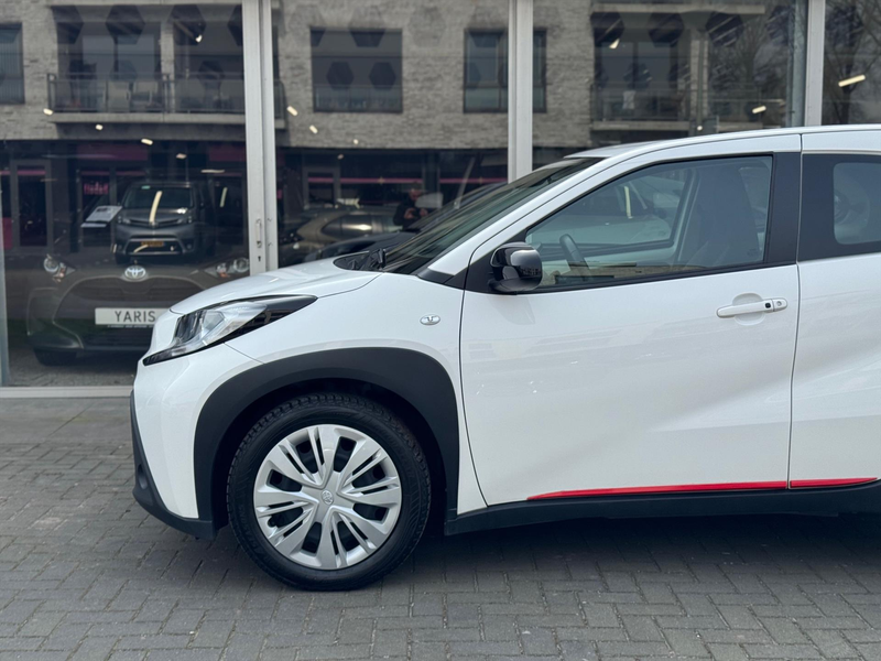 Toyota Aygo X 1.0 VVT-i MT Play Plus | Keyless, Startknop, Stoel — photo 9