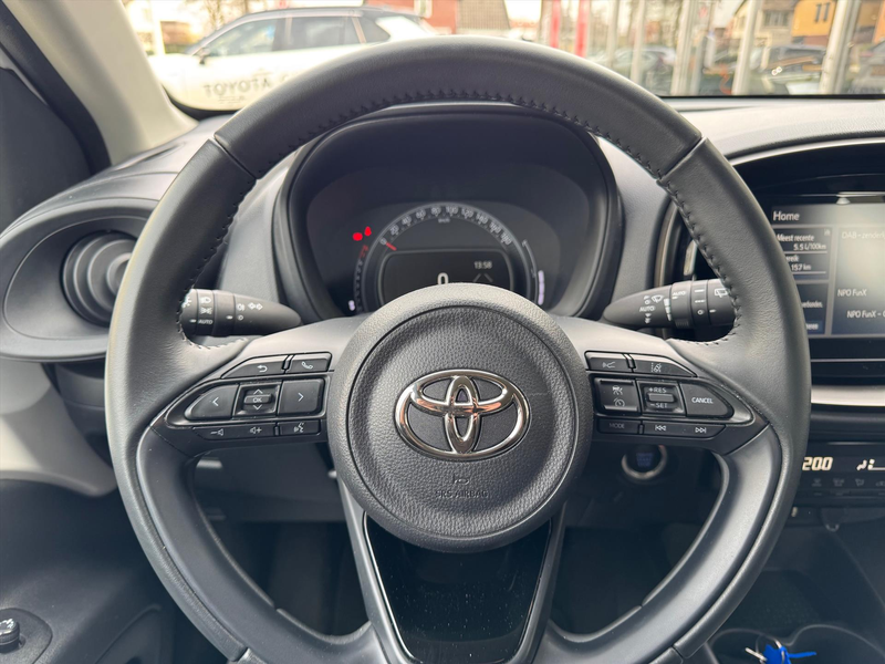 Toyota Aygo X 1.0 VVT-i MT Play Plus | Keyless, Startknop, Stoel — photo 12