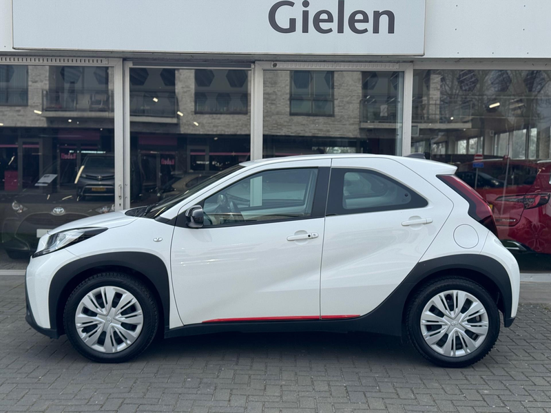 Toyota Aygo X 1.0 VVT-i MT Play Plus | Keyless, Startknop, Stoel — photo 2