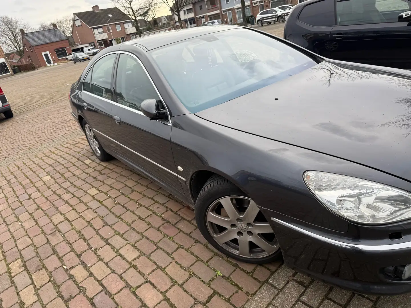 Peugeot 607 607 2.2-16V Executive Schwarz - 2