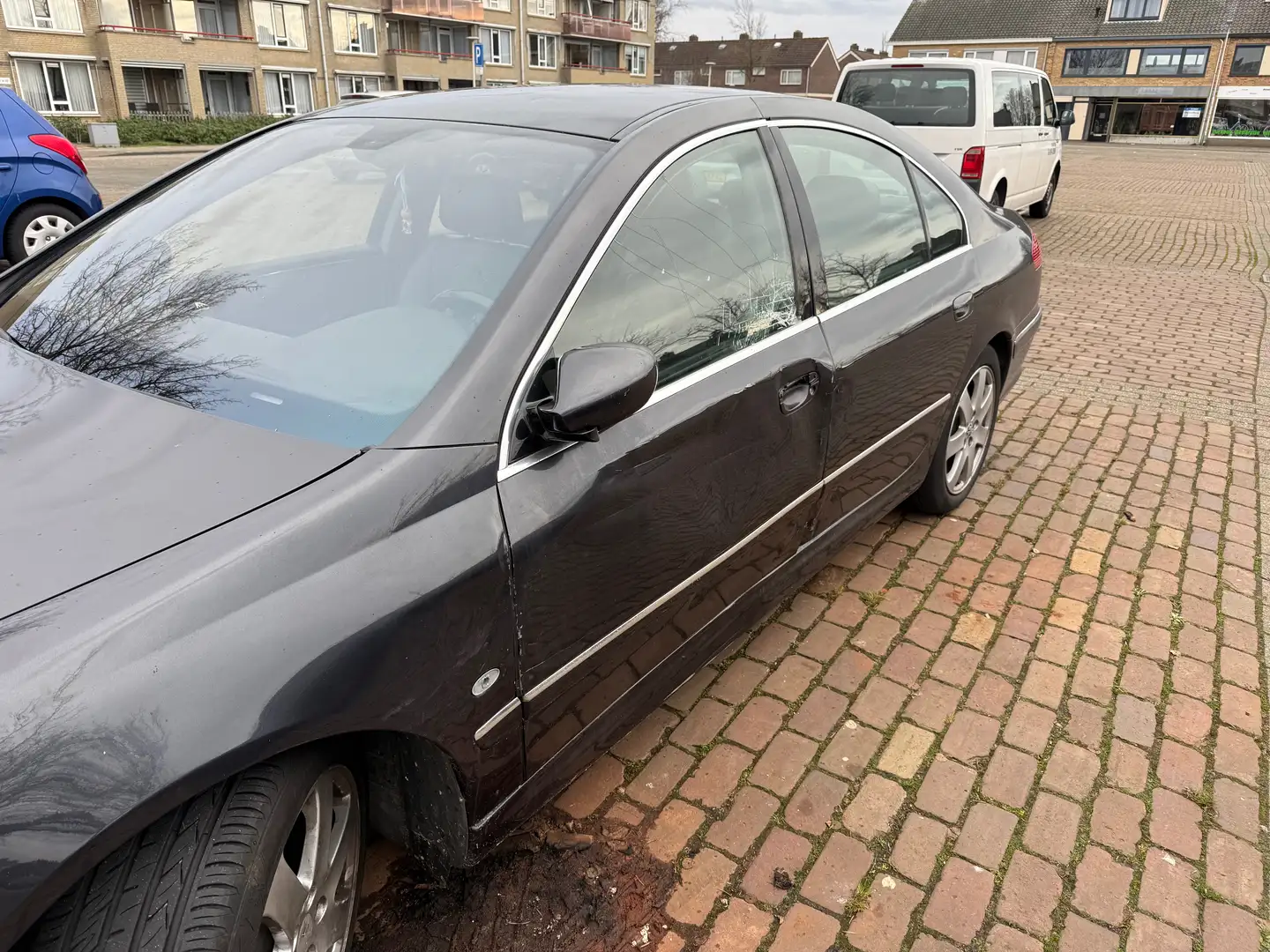 Peugeot 607 607 2.2-16V Executive Schwarz - 1