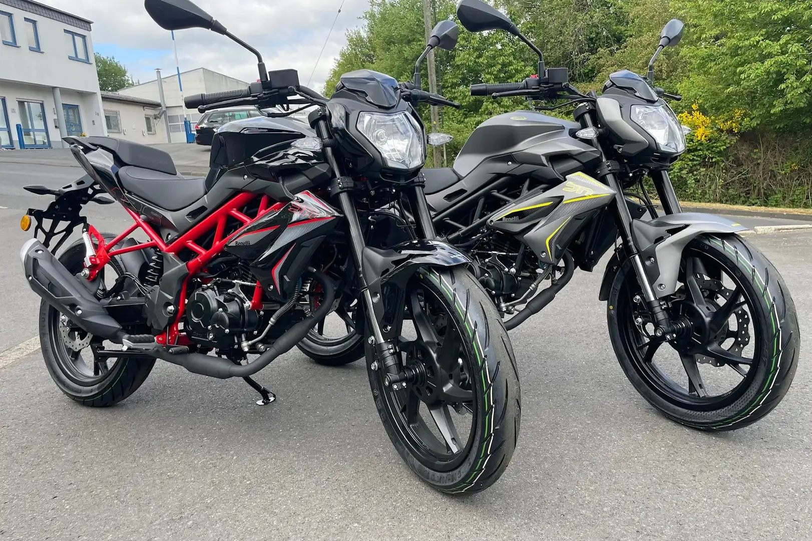 Benelli BN 125 Model 2025 EURO 5+ - CBS -black oder matt grey Negru - 1