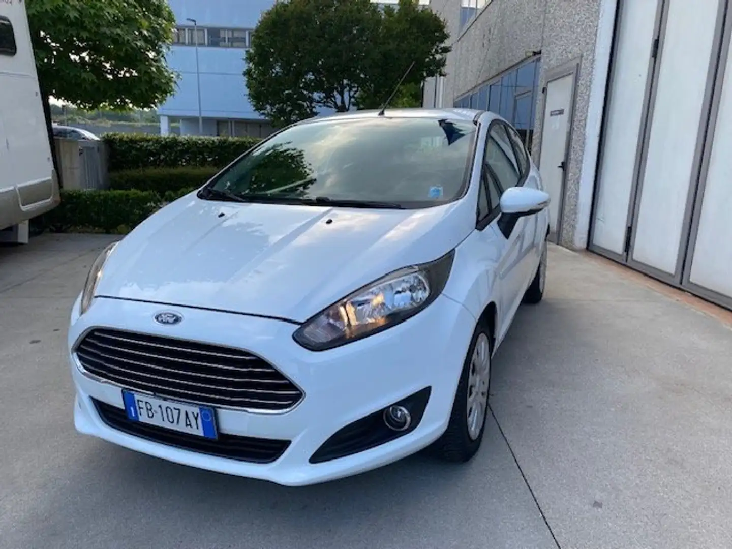Ford Fiesta Fiesta 5p 1.5 tdci Titanium 75cv E6 Blanc - 2
