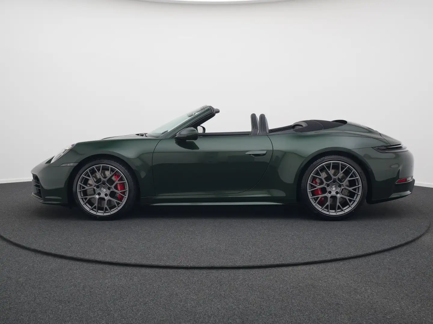 Porsche 992 Carrera 4S Cabriolet Vert - 2