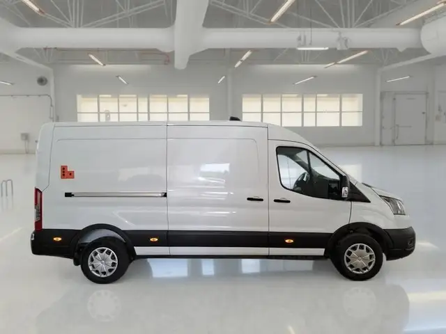 Ford Transit view 3