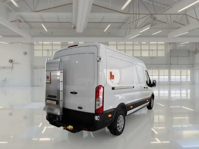 Ford Transit view 4
