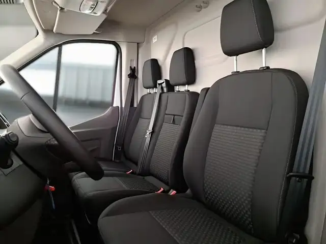 Ford Transit view 9