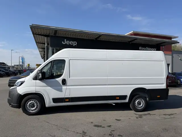 Fiat Ducato view 3