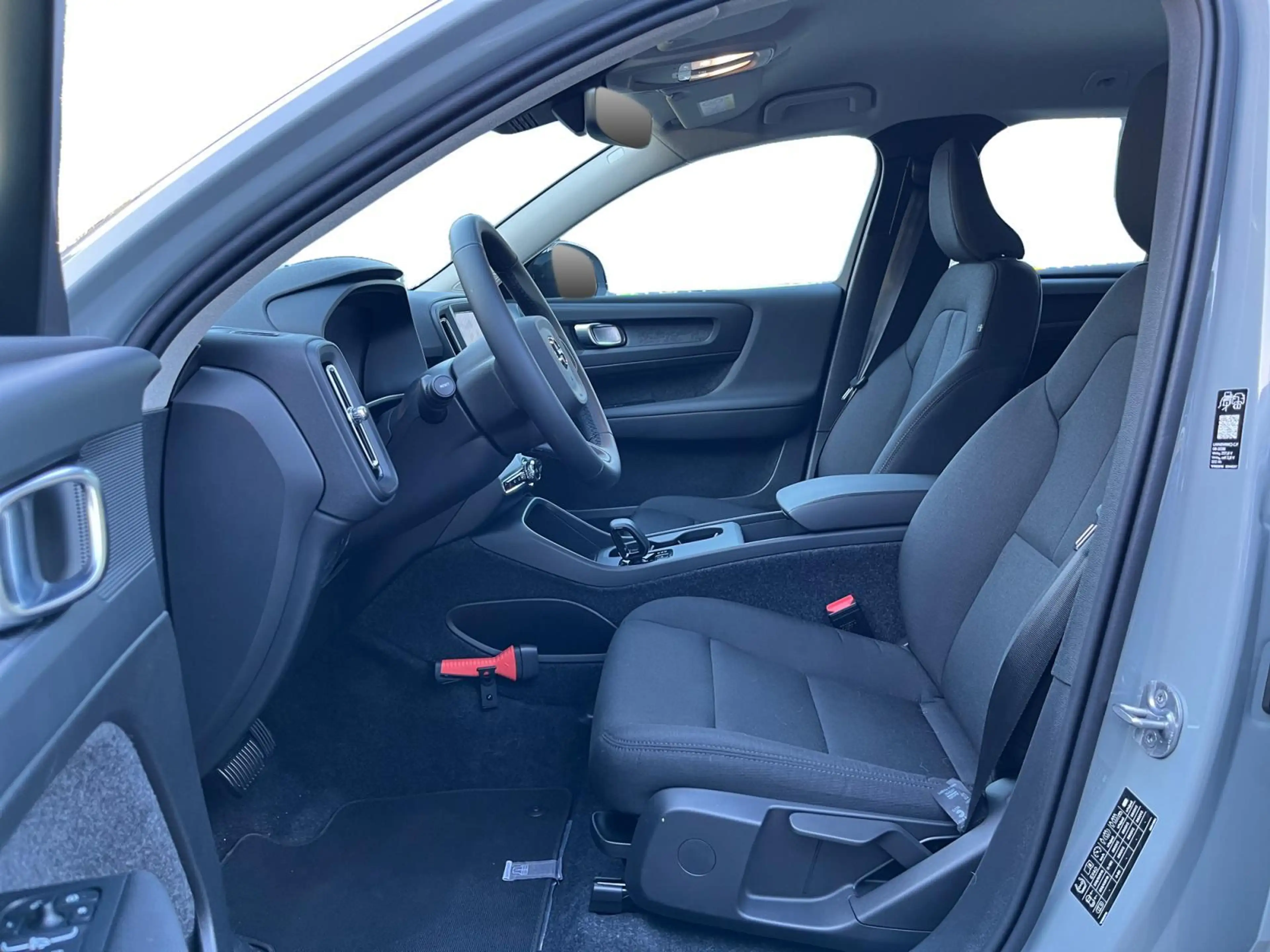 Volvo EX40 Single Motor Essential 70 kWh — photo 9