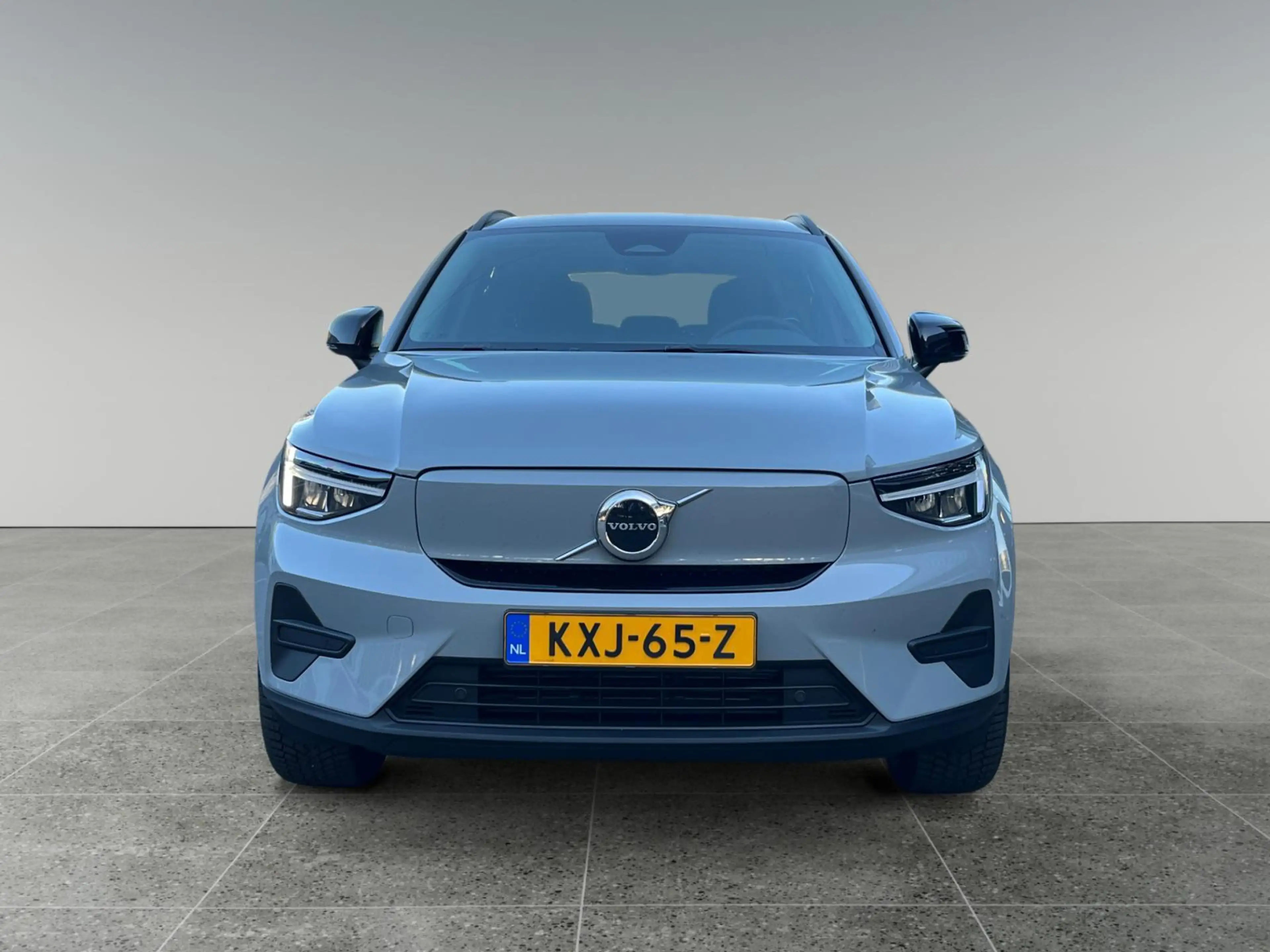 Volvo EX40 Single Motor Essential 70 kWh — photo 6