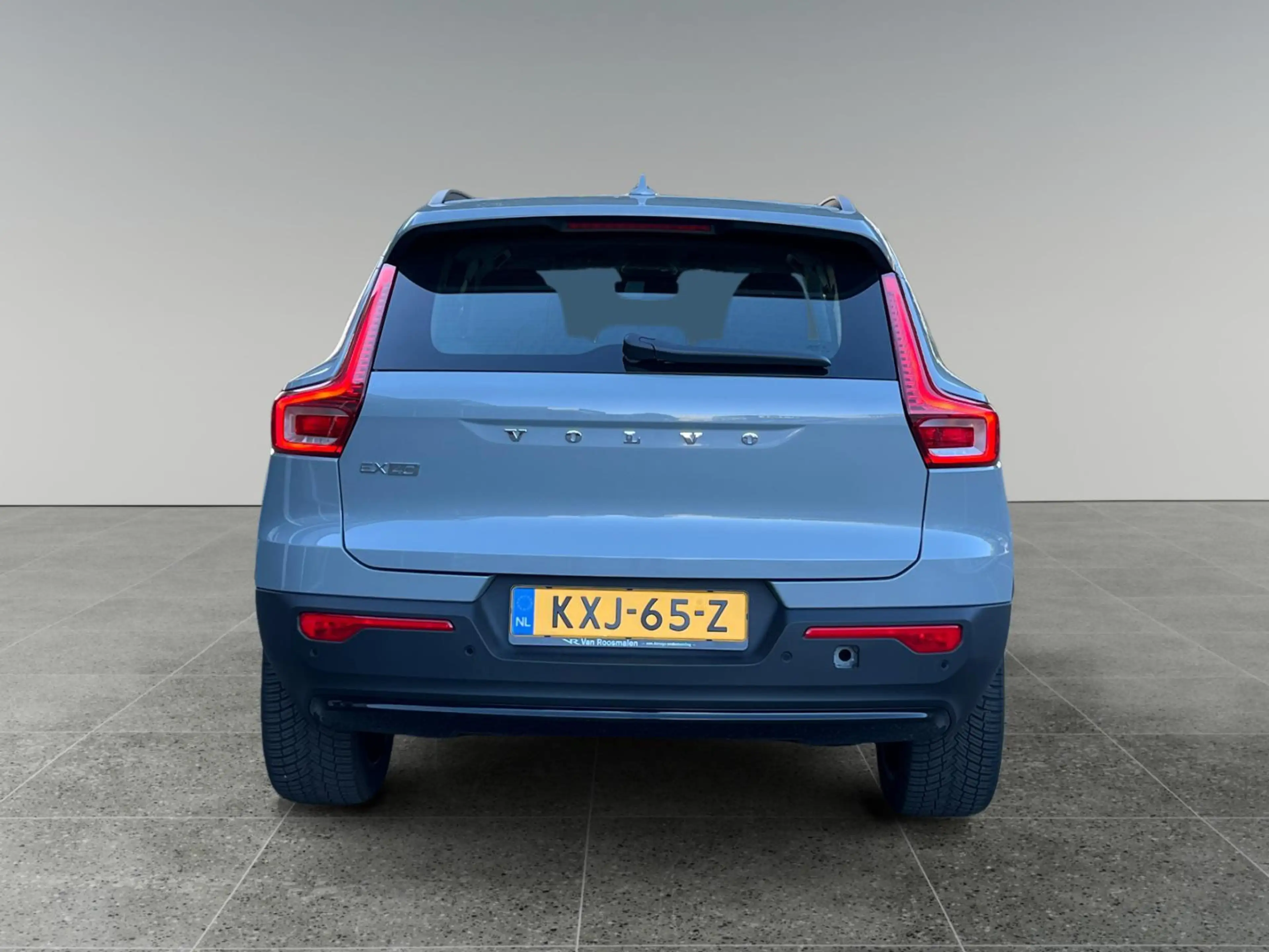 Volvo EX40 Single Motor Essential 70 kWh — photo 3