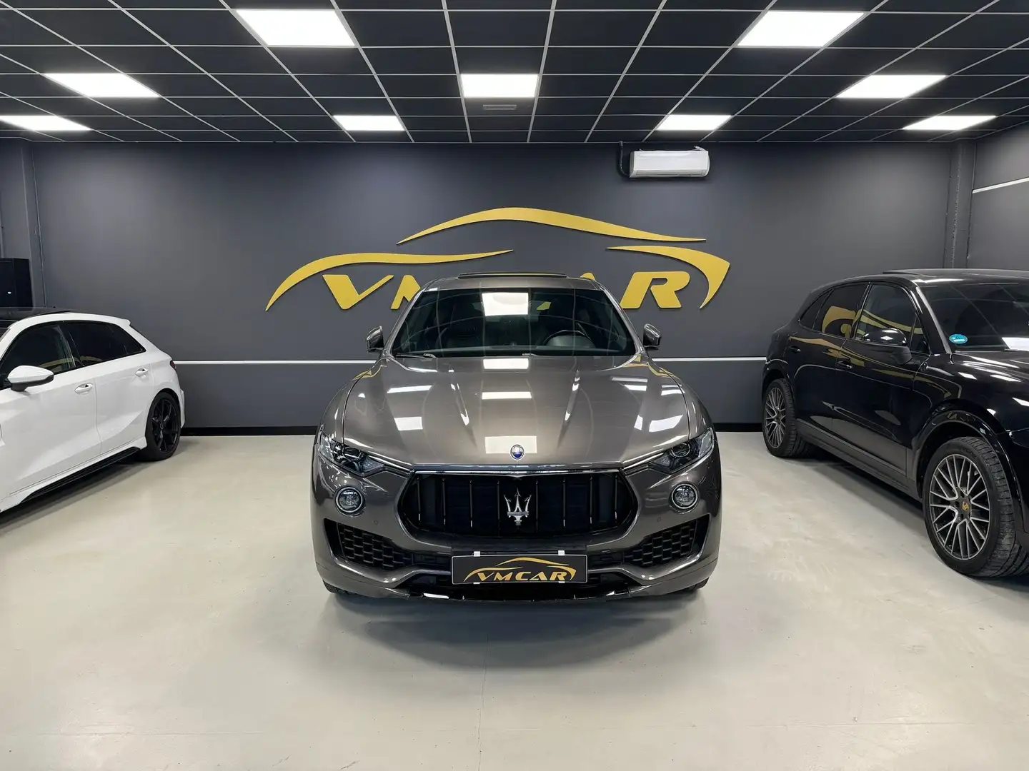 Maserati Levante 3.0 V6 Granlusso 250cv auto Grigio - 1