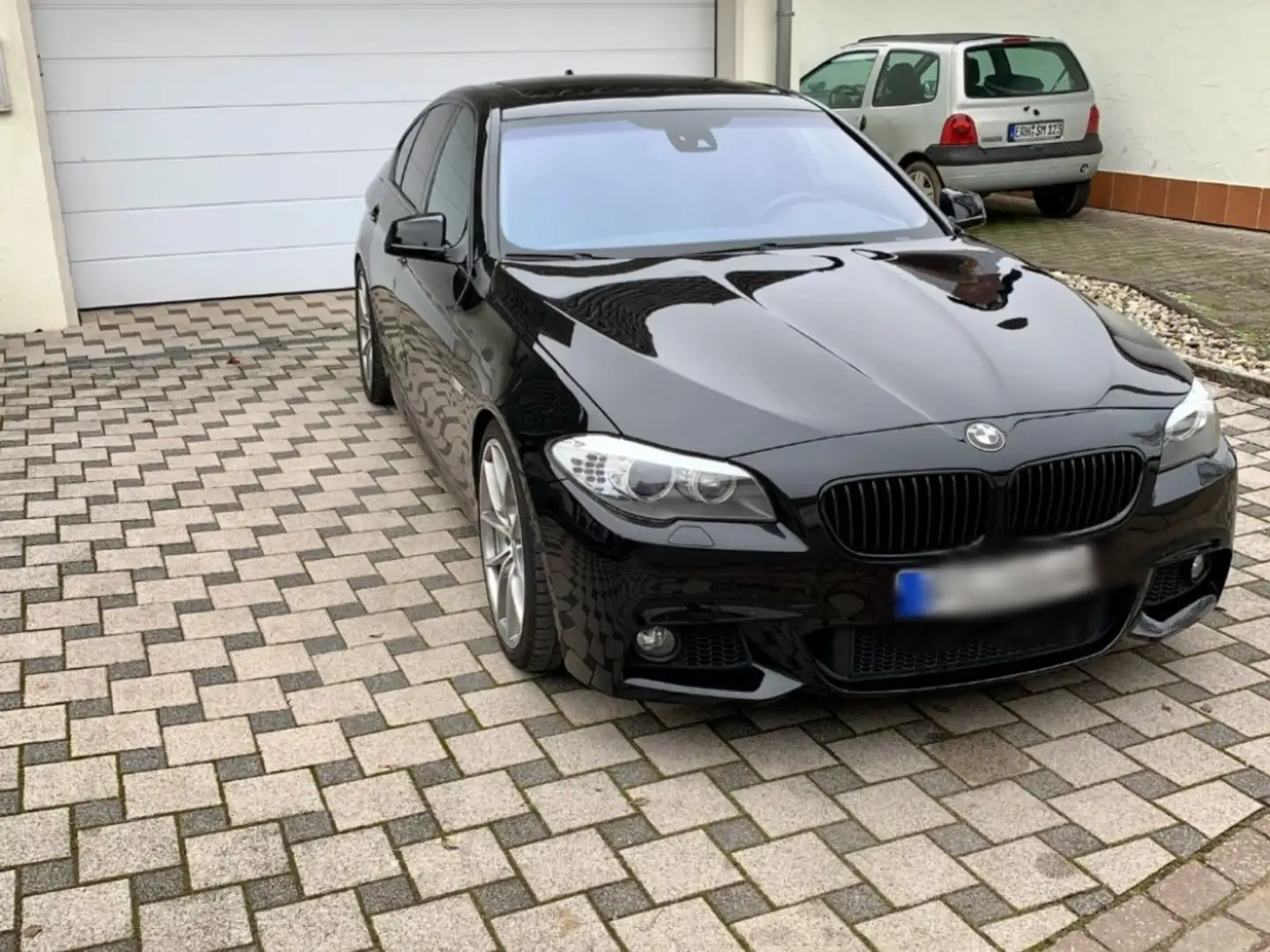 BMW 528 528i Sport-Aut.   M-Paket Black - 2