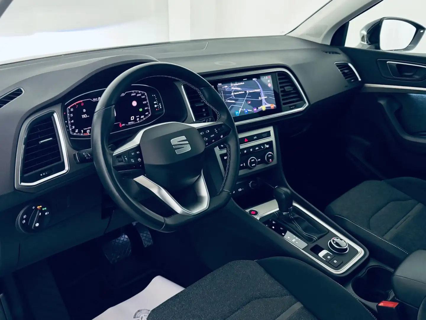 SEAT Ateca Xperience 1.5 TSI * 1.HAND * R-KAM * NAVI Schwarz - 2