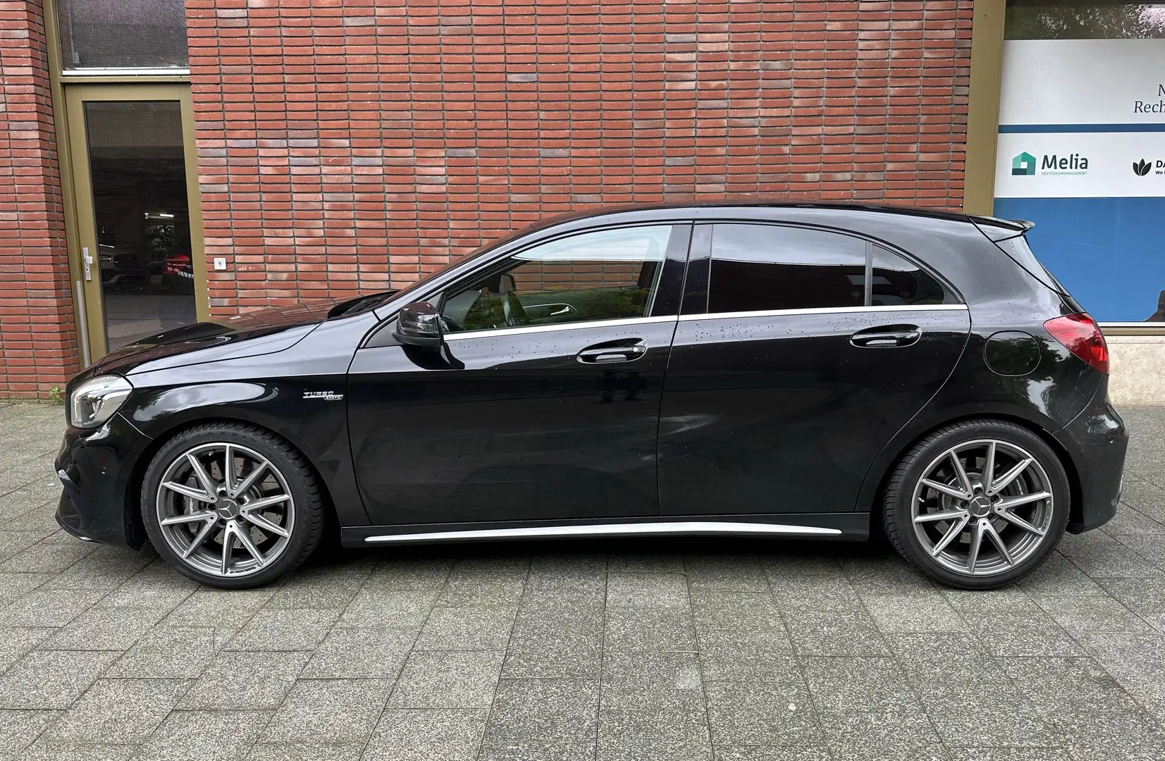 Mercedes-Benz A 45 AMG A 45 AMG 4MATIC Facelift - Volledig Dealer Onderh. Zwart - 2
