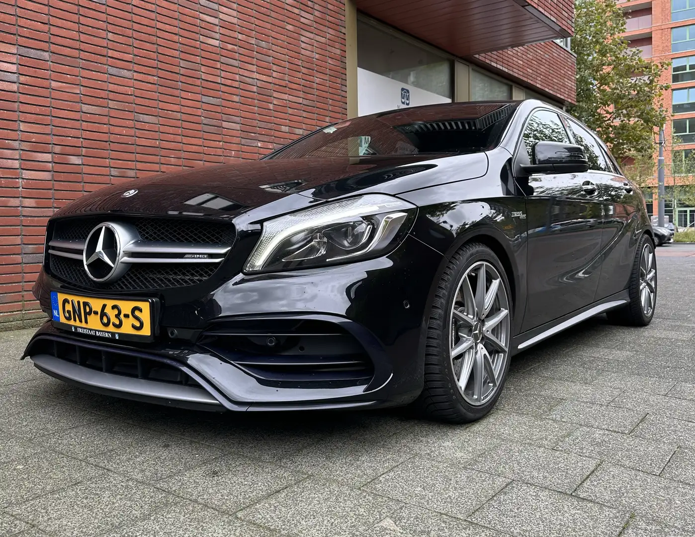 Mercedes-Benz A 45 AMG A 45 AMG 4MATIC Facelift - Volledig Dealer Onderh. Zwart - 1
