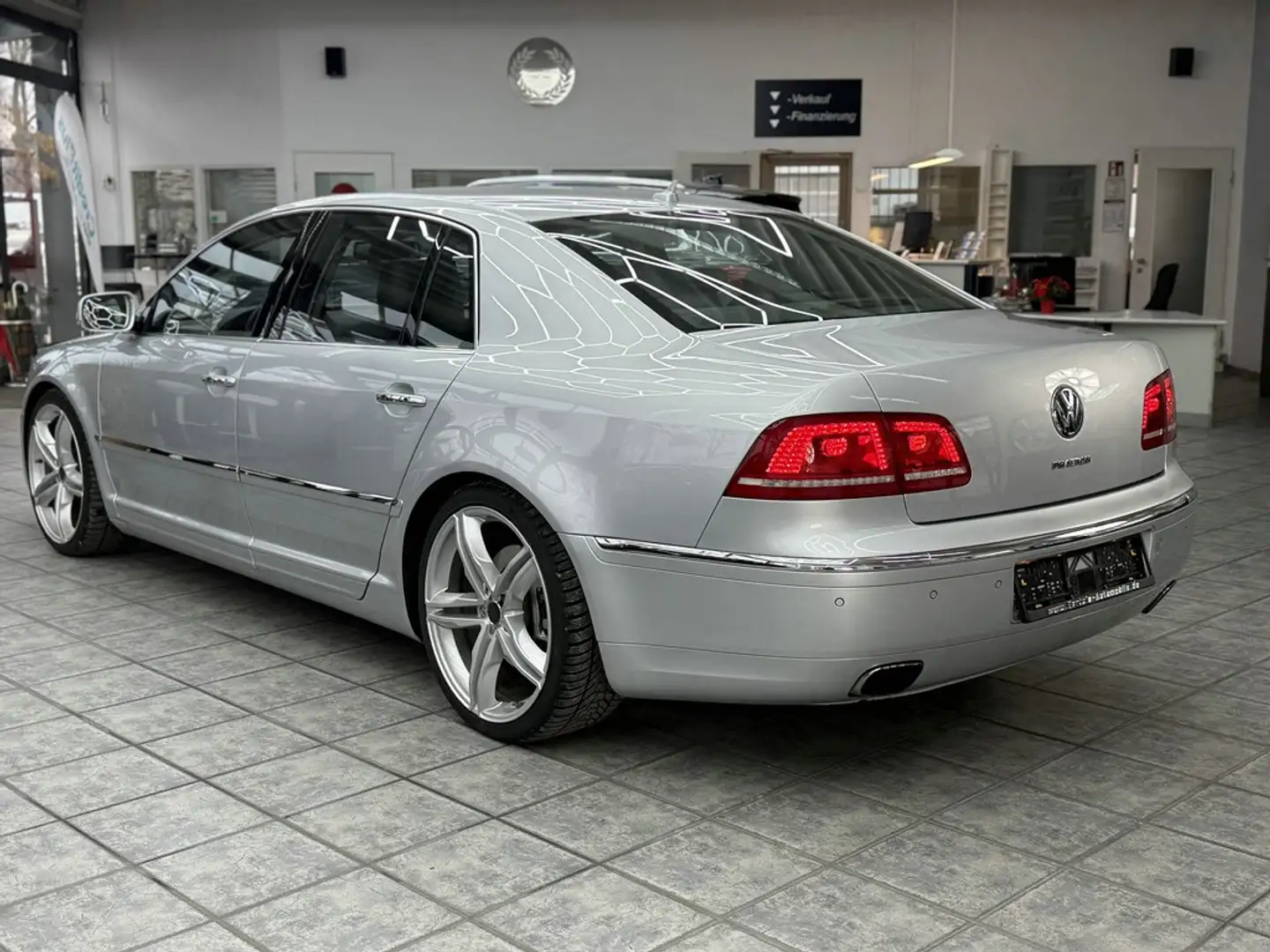 Volkswagen Phaeton 4.2 V8 4Motion, Standh., Leder, Voll! Argent - 2