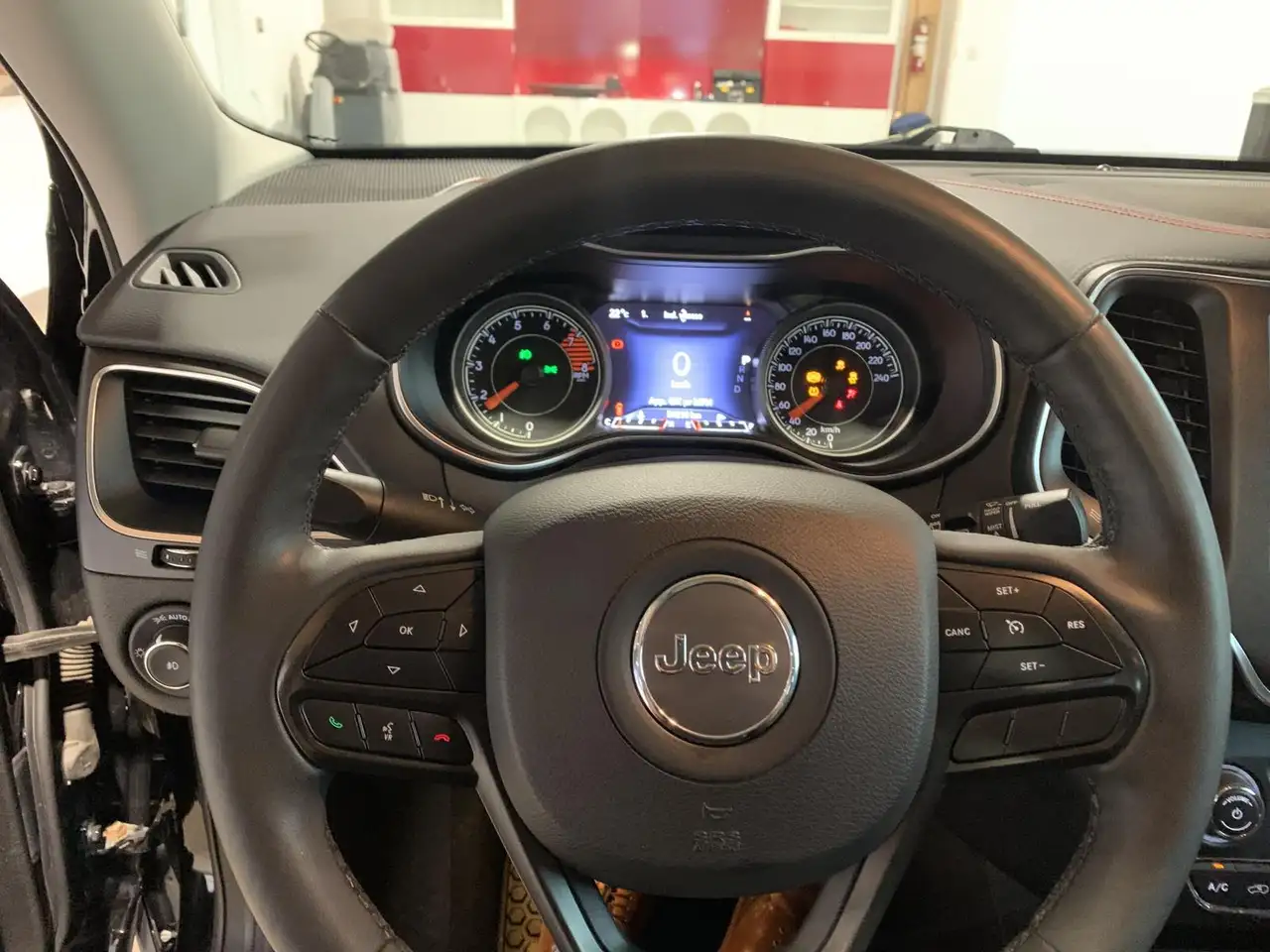 Jeep Cherokee снимка Jeep Cherokee